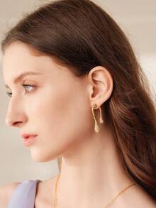MOTF PREMIUM PRE GOLD PLATED FULL DIAMOND STUD EARRINGS ASYMMETRICAL DESIGN SENSE EARRINGS - Gold - View 3