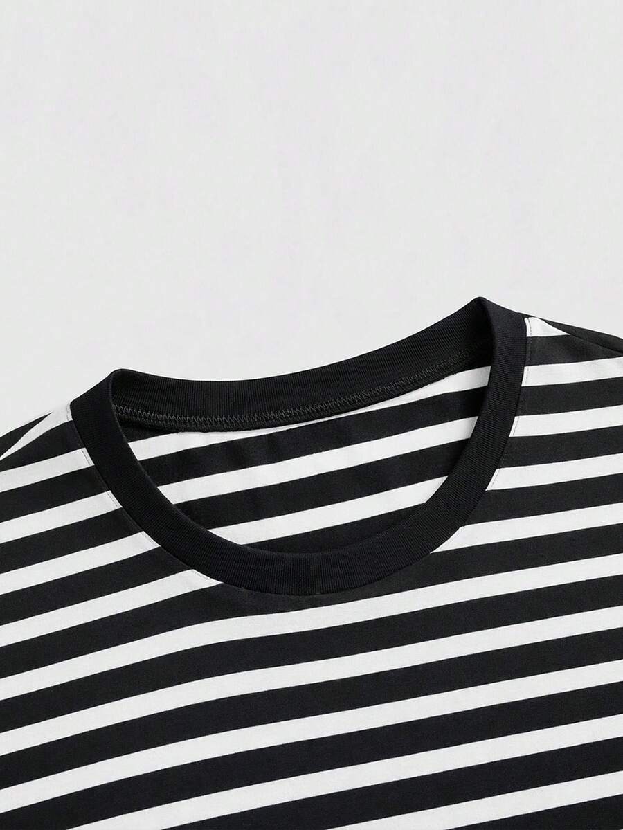 Manfinity RebelGame Men's Knitted Black And White Striped Round Neck Short Sleeve T-Shirt , Back-To-School Going Out Birthday Holiday Vacation - Black and White - View 1