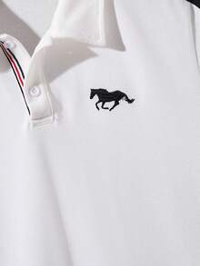SHEIN 兒童青少年男孩休閒對比色拼接羅紋領短袖 Polo T恤，基礎上衣，白色 Polo，Y2K 風格上衣，適合春/夏，外出、情人節、約會、旅行、度假、家庭聚會、返校、婚禮、正式場合、運動、派對 - 黑與白 - 查看 5