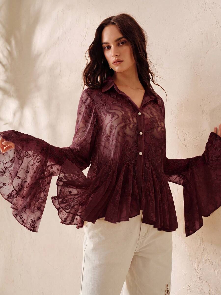 BELROSIE 韓式溫柔蕾絲襯衫,半透網紗質感,翻領單排扣,荷葉邊下擺修身層次上衣,裸粉色蕾絲襯衫,多層荷葉邊下擺,長喇叭袖剪裁,半透明輕盈,蕾絲刺繡,尖領設計,珍珠鈕扣細節,荷葉邊下擺,喇叭長袖,半透薄網紗,復古優雅 - 酒紅色 - 查看 1