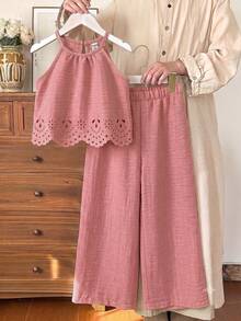 SHEIN Vintaside Kids 女童時尚鏤空燒花設計掛脖上衣與長褲套裝，適合女孩，露背與領口設計，布料材質，修身上衣 + 休閒直筒長褲，適合夏季戶外穿著 - 粉色 - 查看 5