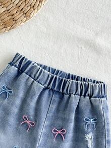 SHEIN Vintaside Kids 2026夏季女童蝴蝶結刺繡兩件套 白色羅紋無袖背心 + 彩色蝴蝶結捲邊牛仔短褲套裝，時尚休閒日常小女孩外穿服飾 - 白色 - 查看 9