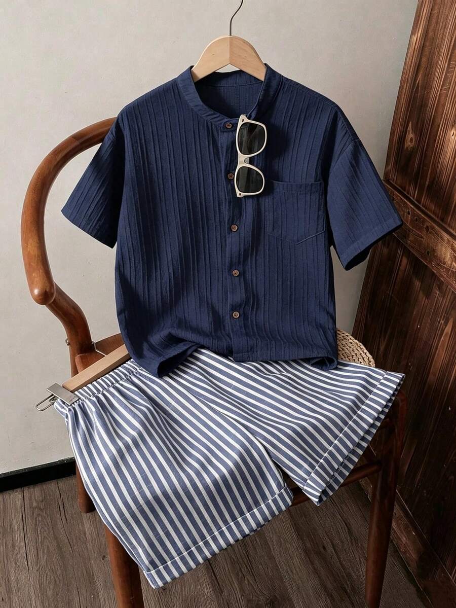 SHEIN Vintaside Kids 男童休閒通勤套裝 2 件組,立領紋理條紋布料襯衫搭配色織條紋短褲,舒適時尚襯衫套裝 - 藍色 - 查看 1
