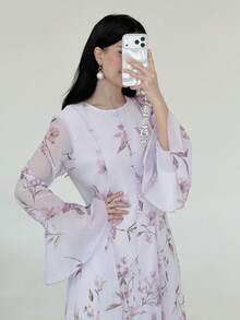 Yasmeen Edit Yasmeen Edit Gaun Wanita Elegan Motif Bunga dengan Kancing Jamur, Lengan Panjang Mengembang, Cocok untuk Liburan - Purple - View 1