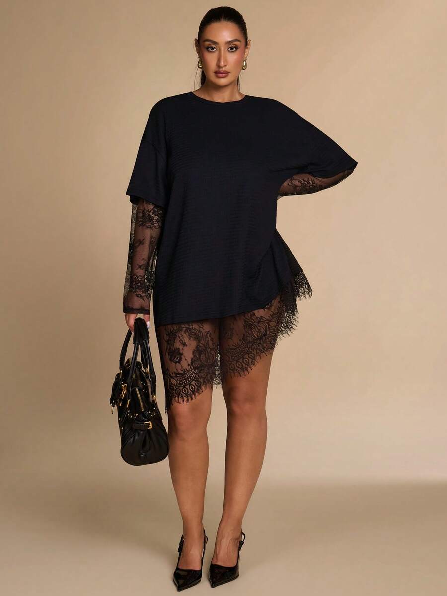 SHEIN BAE CURVE 大尺碼女款抓皺短袖蕾絲拼接上衣,大尺碼 T-shirt - 黑色 - 查看 1