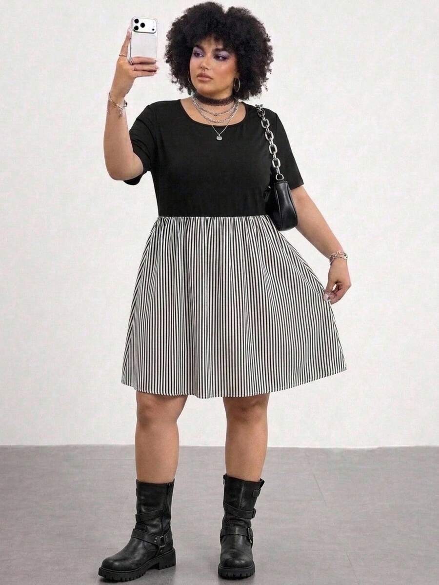 SHEIN CURVE+ Damen-Sommerkleid in großen Größen, lässig, traditionell, Vintage, für den Urlaub, schwarz-weiß Muster, mit quadratischem Ausschnitt, kurzen Ärmeln und geraffter Taille, formell - Schwarz und Weiss - Übersicht 1
