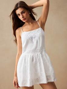 Willow Rêve 女款白色波希米亞風刺繡蕾絲拼接寬鬆細肩帶洋裝，波希米亞風、情人節風格、浪漫度假風 - 白色 - 查看 4