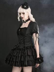 ROMWE Goth 女款黑色條紋哥德童話風蝴蝶結交叉金屬孔眼荷葉邊方領襯衫 - 黑色 - 查看 4
