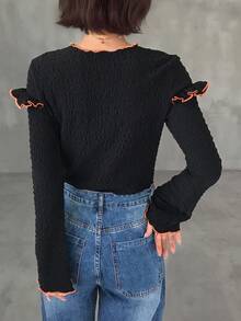 FRIFUL Áo thun nữ tay dài viền tương phản gấu bèo nhún - màu đen - Xem 8