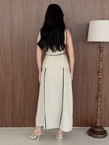 Yasmeen Edit Yasmeen Edit 女款休閒兩件套：撞色單排扣上衣與裙子夏季無袖撞色，法式優雅套裝，高腰顯瘦，休閒海灘，歐美風格，寬裙與開衩設計，時尚百搭度假穿搭。女款優雅套裝最新款高品質裙子女裝套裝奢華套裝，女款夏季套裝春季杏色撞色A字裙套裝，優雅修身腰部設計女款優雅套裝端莊無袖套裝附腰帶長A字裙套裝夏季優雅休閒女款套裝，V領無袖對比滾邊A字裙套裝，辦公室工作裝婚禮賓客穿搭，米色黑色優雅夏季裙子女款，女款夏季套裝，女款正式套裝，夏季衣物，女款夏季穿搭，商務休閒套裝野餐裙女士女士套裝女款現代套裝女款現代裙子高品質套裝裙子女款優雅套裝新品上市 - 彩色 - 查看 3