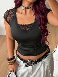 Coolane Damen Große Größen Sommer Streetwear Y2K Basic Alltags-Outfit Ausgehen Vintage Y2K lässig Spitzen Spitzen Patchwork Bustier Quadratischer Ausschnitt Figurbetontes T-Shirt - Schwarz - Übersicht 4