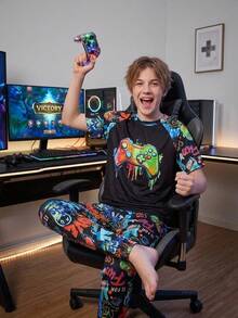SHEIN Set Piyama Rajut Ketat Nyaman Lengan Pendek dan Celana Panjang Motif Pengontrol Game Fluorescent untuk Anak Laki-Laki Remaja, 2 Potong, Tema Hari Kemerdekaan 4 Juli, Set Pakaian Anak Laki-Laki - Hitam - View 2