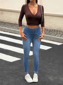 SHEIN Essnce 女款時尚百搭鈕扣口袋緊身牛仔褲 日常穿著 淺藍色 夏季休閒 - 淺色水洗藍 - 查看 3