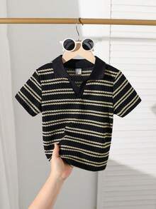 SHEIN Explorewe 1 件年轻男孩休闲校园风格华夫格条纹针织 V 领 Polo 衫 - 黑色 - 查看 1