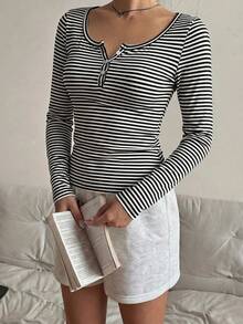 CovetEZ 春夏女款棉混紡粉色條紋半拉鍊T恤 - 黑與白 - 查看 4