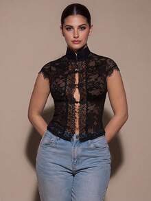 SHEIN BAE CURVE 大尺碼女款半透蕾絲上衣 - 黑色 - 查看 3