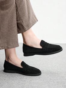 CUCCOO BIZCHIC 時尚黑色鏤空麂皮舒適通勤透氣女式樂福鞋 平底鞋 適合戶外度假購物上班日常通勤 百搭休閒女鞋 - 黑色 - 查看 2