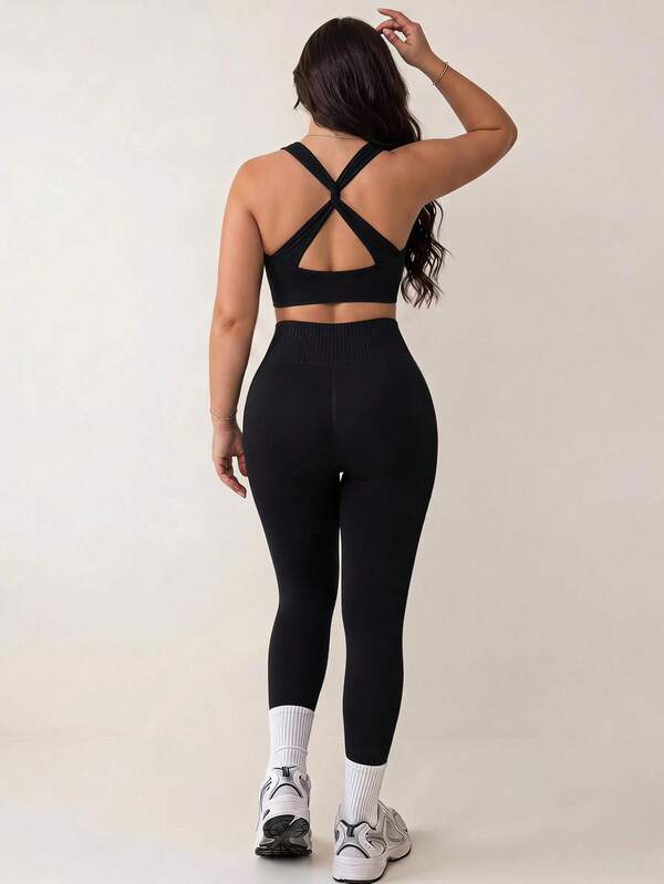 Rhythm Era Set Bra dan Celana Olahraga Wanita Ukuran Besar dengan Desain Silang di Belakang