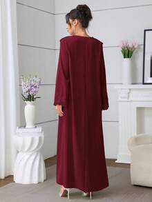 Al Najma 純色V領寬鬆刺繡領花卉時尚長袖大裙擺優雅女裝洋裝 - 酒紅色 - 查看 5