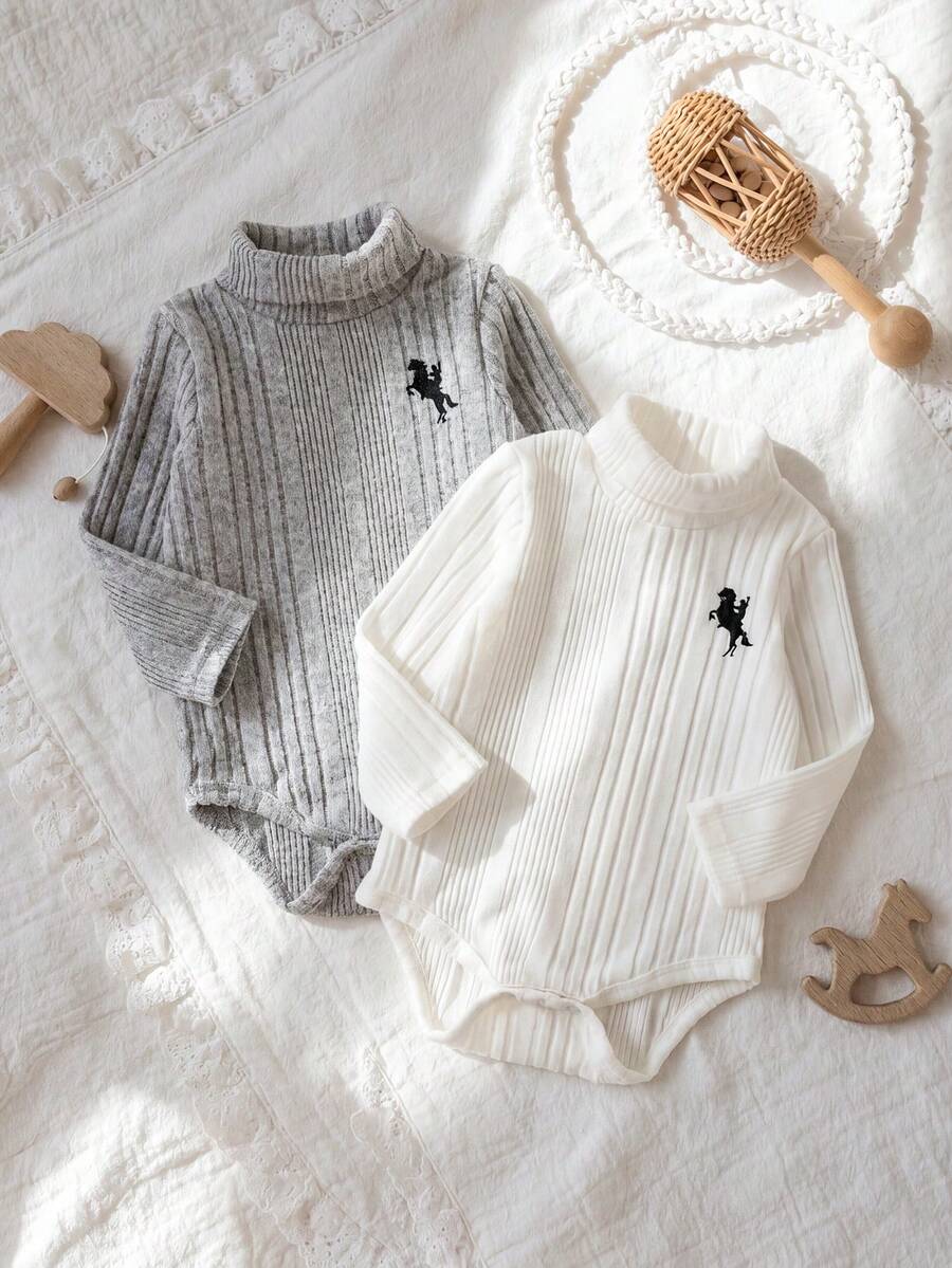 SHEIN Playful Pals 2件組男嬰純色白色與灰色保暖內裡厚羅紋軟布料動物馬印花簡約復古韓風高領長袖連身衣，開胯設計，適合秋冬日常外出或室內多用途穿著 - 灰色 - 查看 1