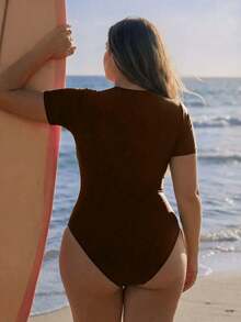Swim SPRTY 2026 New Plus Size Solid Color Short Sleeve Criss-Cross Mesh Patchwork One-Piece Swimsuit, Fashionable Sporty Mature Vacation Minimalist Everyday One-Piece Swimsuit - Khaki - View 2