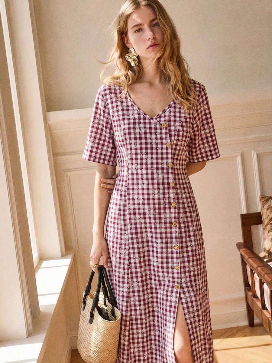SHEIN فستان نسائي فرنسي عتيق كاجوال للعطلات والخروجات اليومية والنزهات والحفلات والسفر بطبعة مربعات من مزيج القطن بأزرار وياقة على شكل حرف V وأكمام قصيرة لجميع الفصول فستان مربعات فستان نسائي بطبعة زهور
