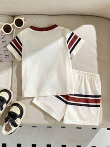SHEIN Playful Pals 2件組男嬰T恤套裝，可愛香蕉水果印花淺藍色夏季休閒穿搭，海灘度假格紋服飾，時尚男童套裝 - 彩色 - 查看 2