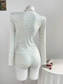 Elamini Sweet Bear Print Pleated Top And Lace Patchwork Shorts 2 Pieces Set - Multicolor - View 2