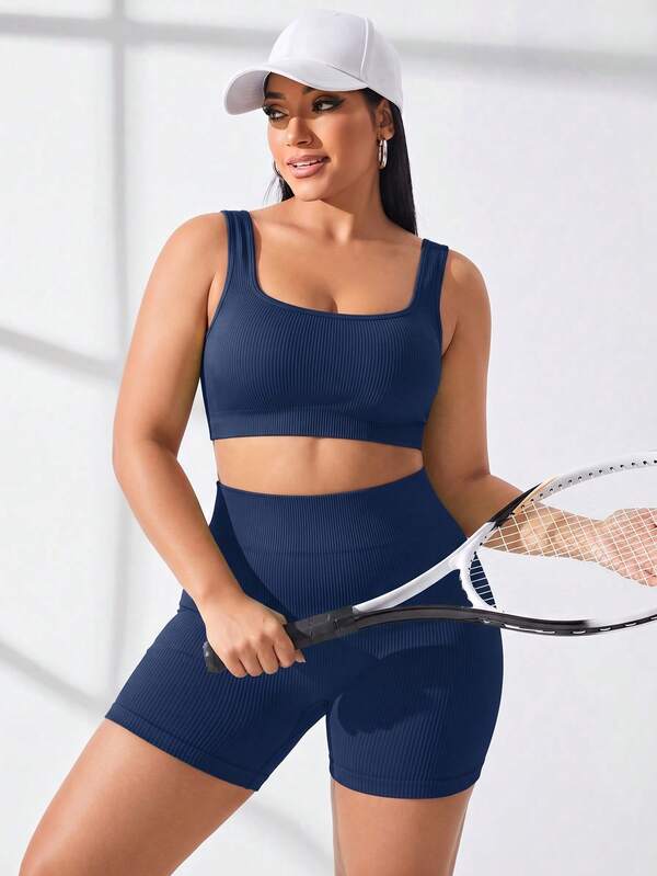 SHEIN Velisys مجموعة توب رياضي وشورتات للمقاسات الكبيرة للرياضات الخارجية