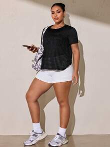 SHEIN Rhythm Era Kaos Tank Top Olahraga Yoga Gym Tanpa Lengan Ukuran Plus Wanita dengan Panel Belakang Jala dan Leher V Terbalik - Hitam - View 2