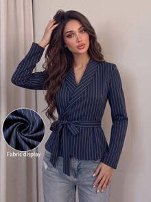 Modelyn بلوزة نسائية مخططة بحافة غير متماثلة وخصر مشدود برباط - الأزرق - مشاهدة 2
