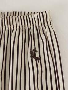 Souflis Souflis 2件組男孩夏季黑白休閒簡約風小馬刺繡圓領短袖T恤與條紋寬腿長褲套裝，寬鬆舒適，適合日常穿著、學校活動、戶外玩耍、家庭聚會、拍照拍攝 - 卡其色 - 查看 8