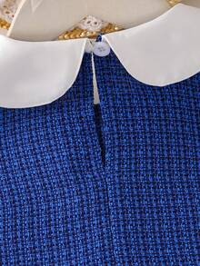 SHEIN 甜美無袖百褶洋裝，附俏皮蝴蝶結裝飾，展現活潑公主風，裙身滿版精緻蝴蝶結圖案，百搭經典，小女孩外出必備穿搭 - 藏蓝色 - 查看 4