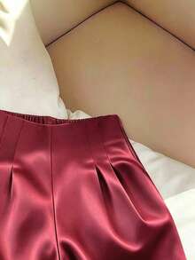 GlowEve CURVE 大尺碼女款純色百褶休閒優雅 70 年代風百搭日常短褲 派對夜穿 夏季酒紅色 - 紅色 - 查看 3