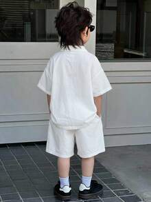 Dazy Kids 小男孩純色單排扣短袖襯衫與短褲休閒日常套裝 - 白色 - 查看 5