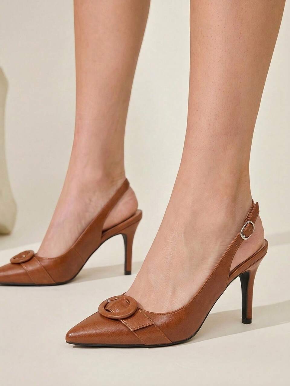 CUCCOO CHICEST Retro Orange Round Buckle Pointed Back Empty Stilettos, French Retro Elegant Style, Suitable For Light And Mature Women Who Like Retro Clothes, Suitable For Afternoon Tea, Retro Dating, Niche Pie And Other Romantic Occasions