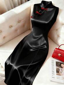 SHEIN Franclia 女士无袖立领连衣裙，右侧饰有装饰缝线，左侧开衩下摆，后背拉链，收腰设计，中式黑色缎面旗袍连衣裙，奢华连衣裙，黑色丝绸连衣裙，旗袍连衣裙，女士奢华连衣裙，无袖旗袍缎面连衣裙，优雅黑红连衣裙，缎面黑色连衣裙，黑色长款连衣裙，女士吸睛连衣裙，惊艳连衣裙，女士奢华连衣裙，高品质连衣裙，优雅连衣裙 - 黑色 - 查看 5
