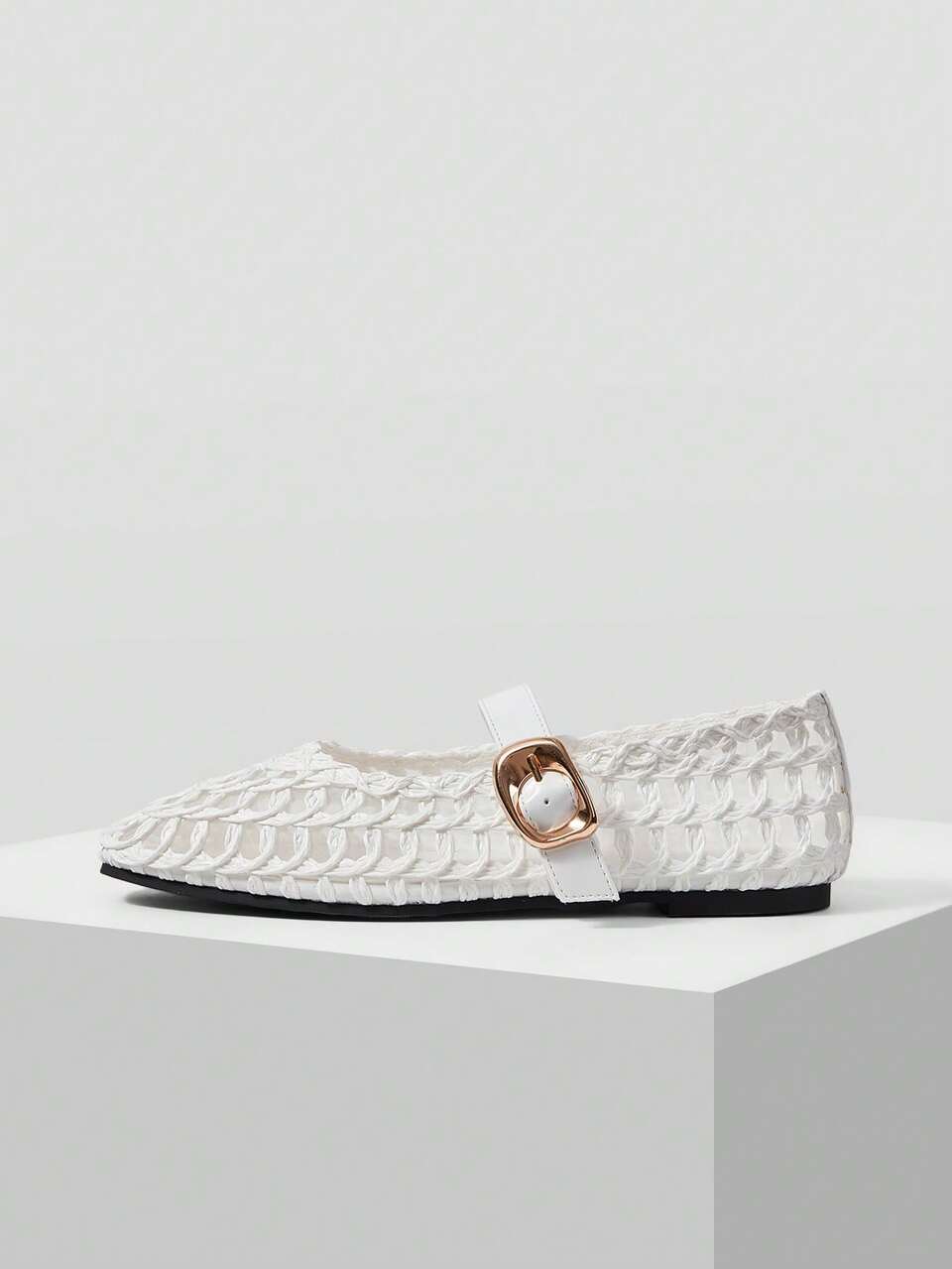 WOMEN BALLET FLATS WOVEN RAFFIA WITH GOLDEN BUCKLE