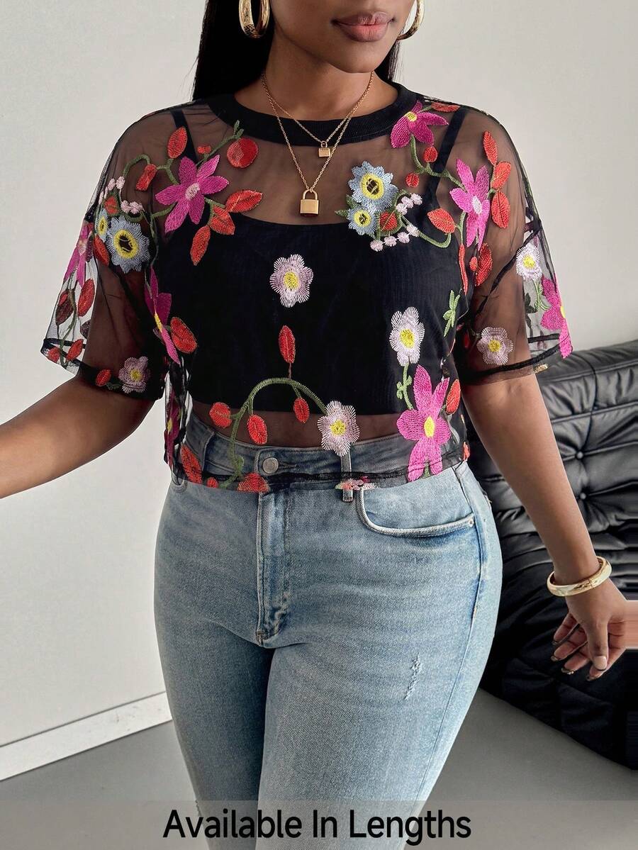 SHEIN PETITE CURVE 夏季度假女款花卉刺繡時尚上衣,女士性感荷葉邊透視落肩圓領寬鬆多色滿版印花花卉植物上衣,春夏休閒日常穿著 - 彩色 - 查看 1