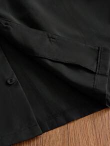 SWAVVY Conjunto de camisa de manga corta con rayas bordadas y abotonadura sencilla y pantalones cortos con cintura de cordón para hombre - Negro - Ver 6