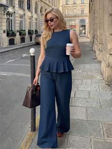 Dripcurv Setelan 2 Potong Atasan Tank Top Bertekstur dengan Hem Ruffle dan Celana Kasual Longgar untuk Wanita Ukuran Plus - Dusty Blue - View 2