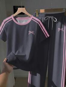 SHEIN EZwear 2件組刺繡圓領短袖上衣與條紋印花長褲，休閒風 - 彩色 - 查看 6