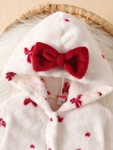 SHEIN Newborn Baby Girl Sweet Princess Style One-Piece Jumpsuit, Flannel Knit Fabric, White Base With Red Bow Full Print, Long Sleeve Hooded Footed Design With Large Bow Decoration, Thickened And Thermal Lined, Suitable For Holiday Photos, Full Moon Outings, Autumn/Winter For 0-9 Months Old Baby Girls - Red and White - View 5