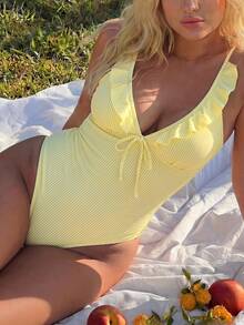 SHEIN Swim 2026春夏熱銷新款特殊面料連身泳衣，可拆式胸墊、可調式肩帶、獨特胸部至肩部荷葉邊飾、可愛蝴蝶結與繩飾、修身顯瘦、休閒時尚度假風海灘泳裝 - 黃色 - 查看 5