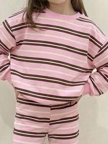 女童休閒極簡可愛粉色與棕色條紋拼色圓領衛衣與喇叭褲套裝，粉色亮面數位印花圖案，秋冬設計，百搭基礎戶外穿著，休閒舒適柔軟圓領短袖T恤與短褲兩件套，適合秋冬 - 彩色 - 查看 4