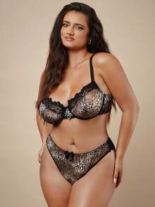 SHEIN BAE CURVE 两件套加大码蕾丝拼接内衣套装 - 黑色 - 查看 4