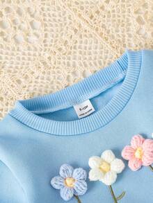 SHEIN Playful Pals 女嬰清新3D花卉刺繡運動衫套裝，春秋款親膚柔軟藍色3D花卉運動衫＋粉色羅紋長褲套裝，可愛百搭風格 - 藍色 - 查看 7