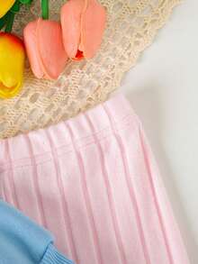 SHEIN Playful Pals 女嬰清新3D花卉刺繡運動衫套裝，春秋款親膚柔軟藍色3D花卉運動衫＋粉色羅紋長褲套裝，可愛百搭風格 - 藍色 - 查看 11