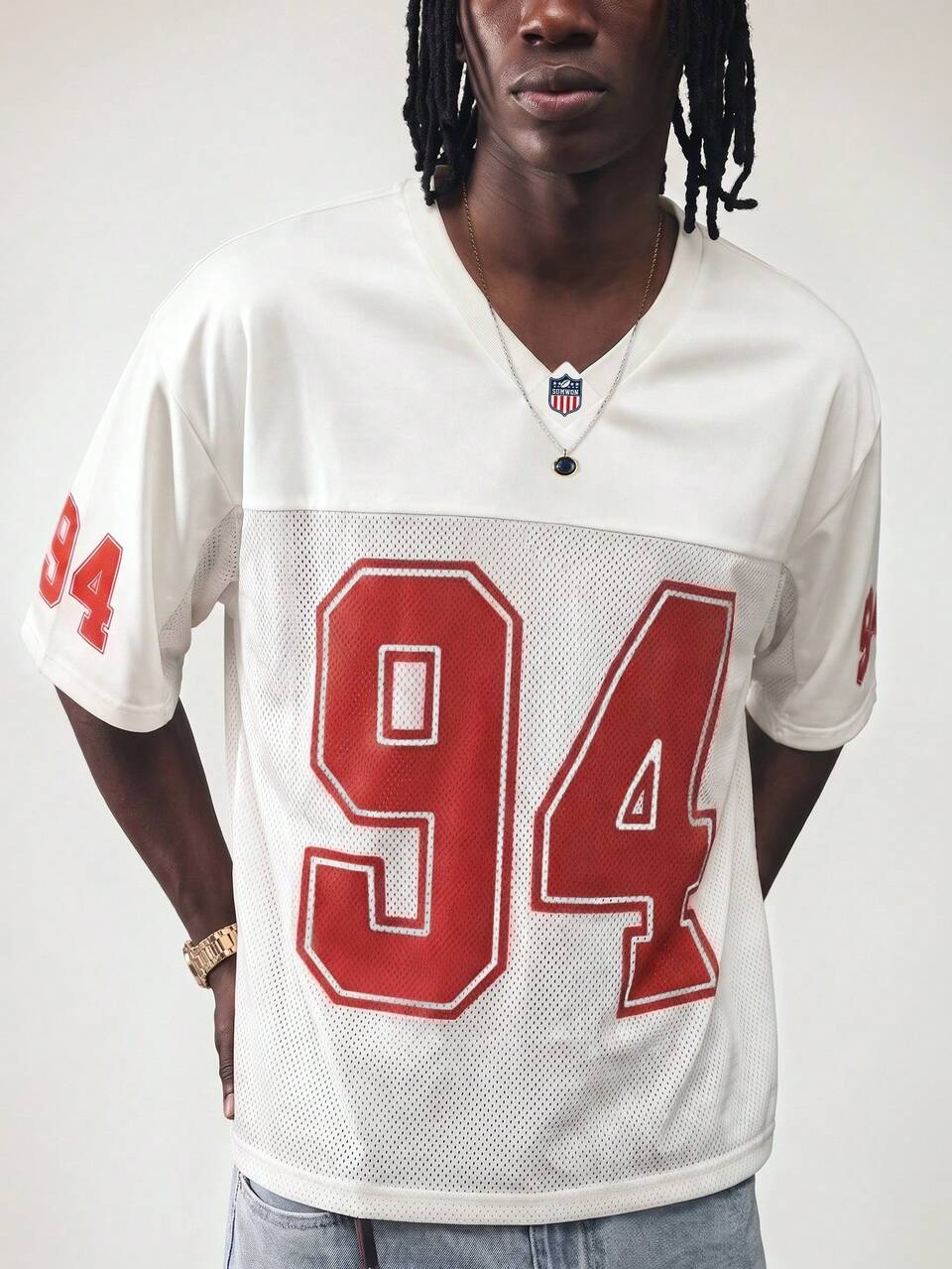 Camiseta de Futebol Oversized Masculina com Número 94, Painel de Tela, Decote em V, Manga Curta, Top Streetwear