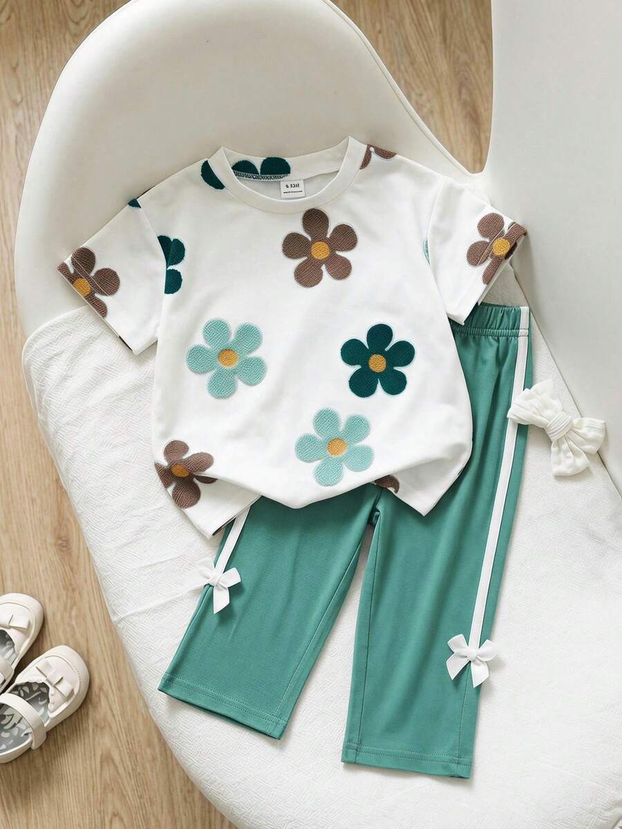 SHEIN 2pcs/Setelan Dua Potong Kasual Musim Panas untuk Bayi Perempuan: Atasan Lengan Pendek Kasual Motif Bunga Patchwork dengan Pita dan Celana Panjang - Hijau - View 1